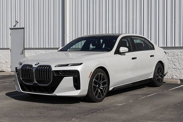 BMW i7